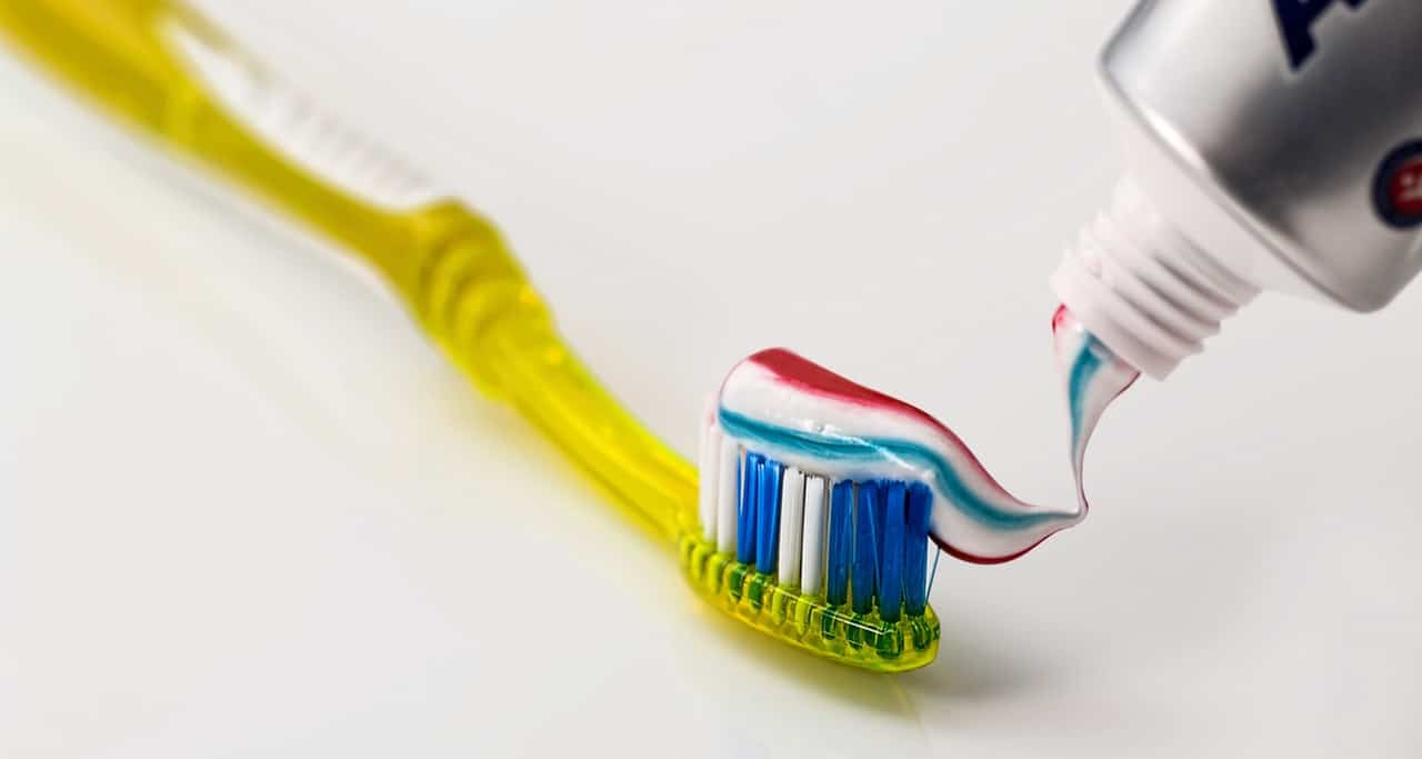 toothbrush-toothpaste-dental-care-clean-40798